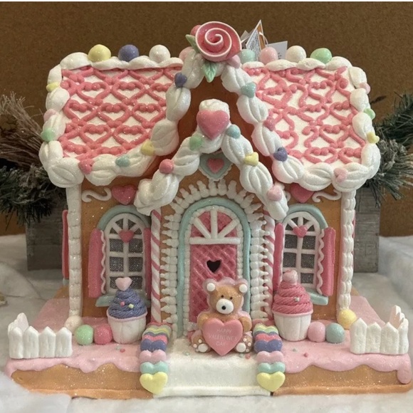 Love & Cupcakes Light Up Valentine's Gingerbread Style House Pink Pastel Decor - Picture 2 of 10